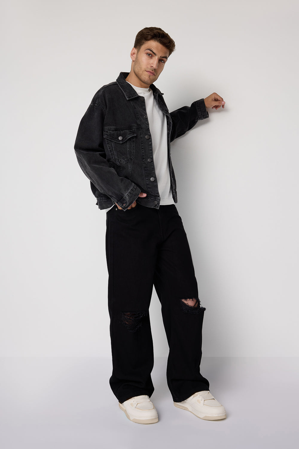 8JULY24_16479-Edit_216e8f40-3cbe-4eda-88d9-540d3acba134.jpg Wide Fit Ash Wash Jeans - Image 2